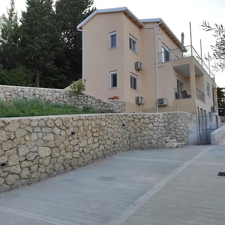 Gerakofolia-villa Apartment